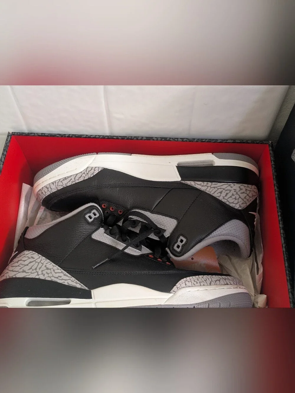 Jordan Men's Black/Grey/Red Retro Basketball Sneakers